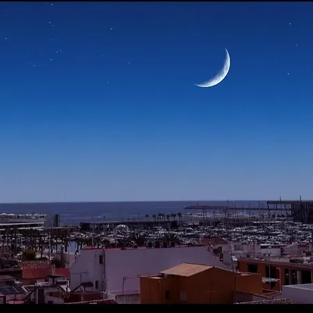 Appartamento ático Con Vistas Al Mar, Castillo Y Montaña, Mínima De 10 Noches