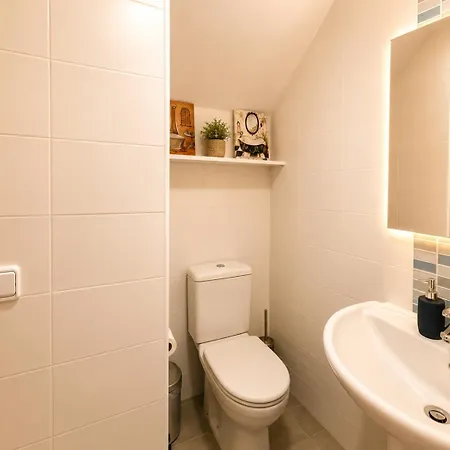 Appartamento ático Con Vistas Al Mar, Castillo Y Montaña, Mínima De 10 Noches *